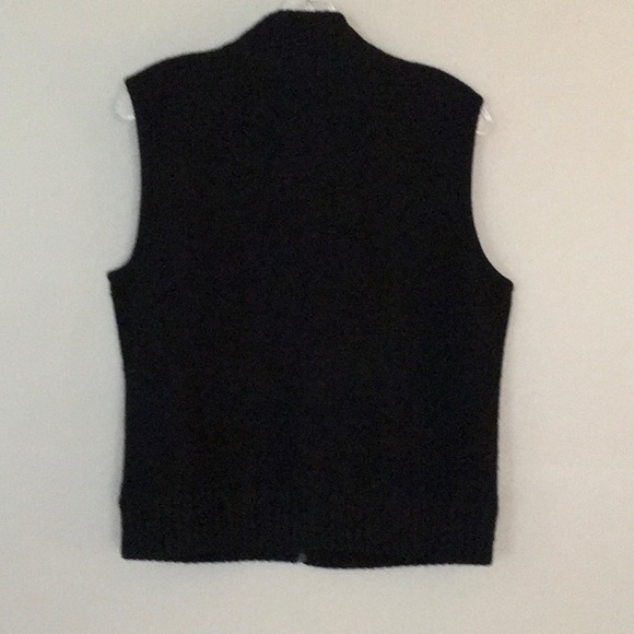 Vest - Picture 2 of 4